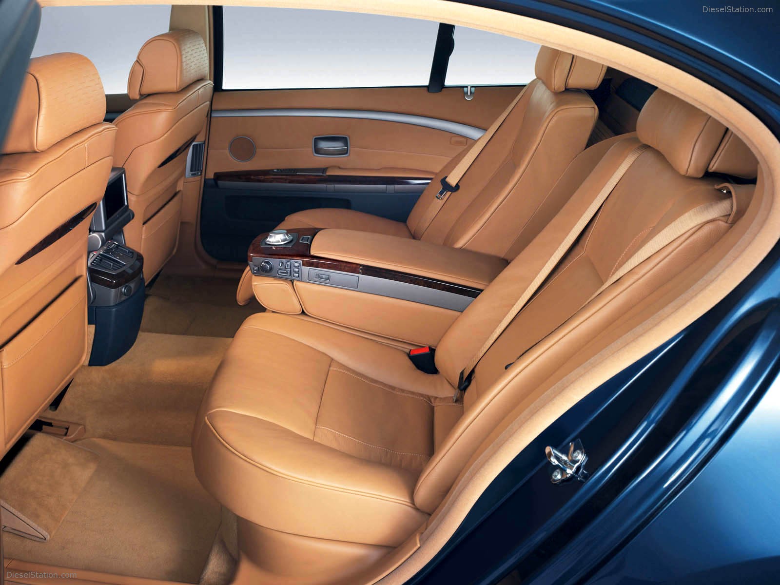 BMW 7 Series (2002)